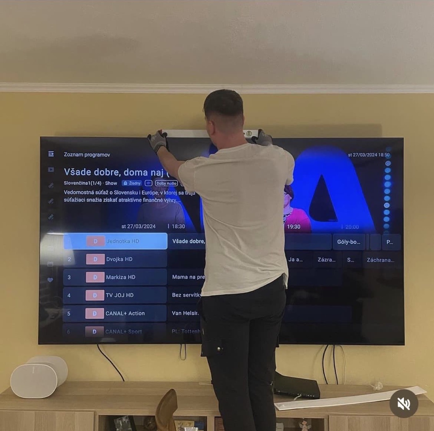 Namontovaný televízor doma — realizácia Montáž TV Bratislava
